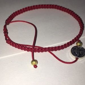 Thin paracord bracelet